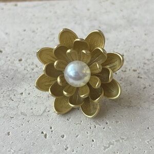 Woman's Charming Flower Pendant Brooch Pin Zircon Crystal Lotus Gifts